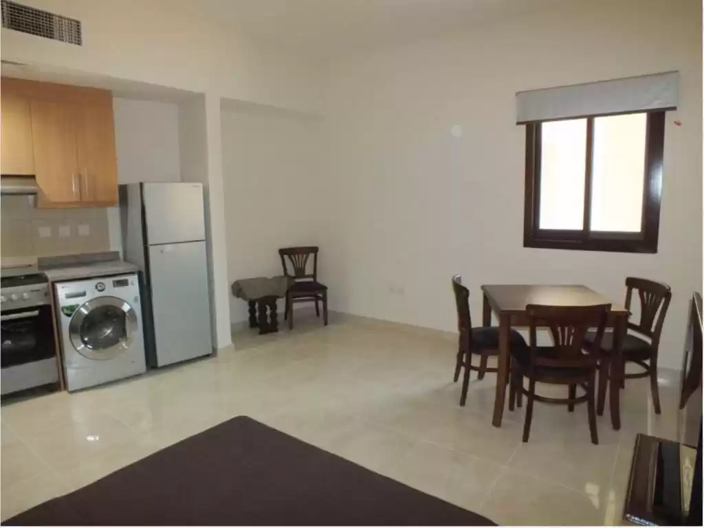 Residencial Listo Propiedad Estudio F / F Apartamento  venta en al-sad , Doha #8215 - 1  image 